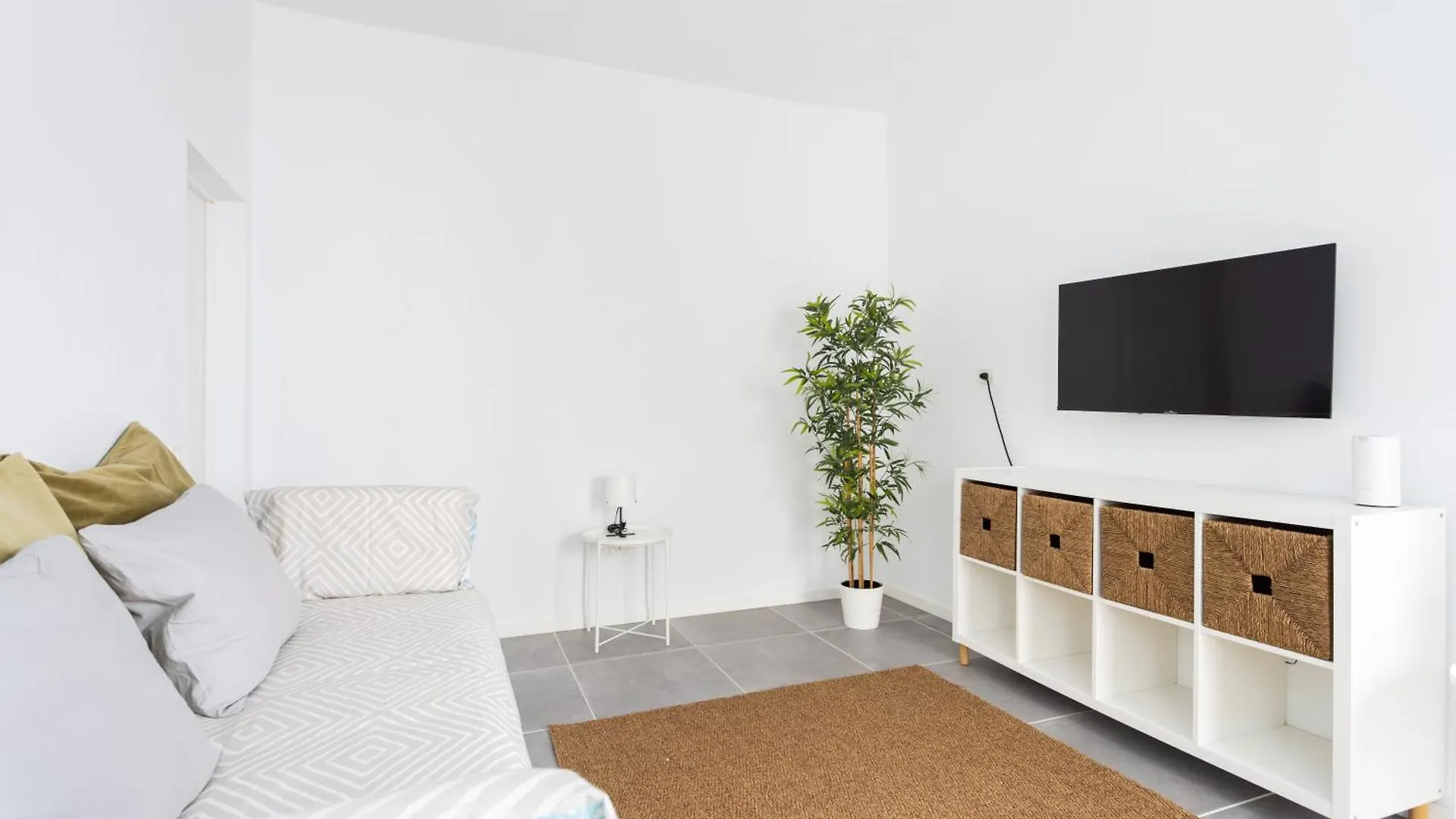 Home2Book Charming Casa Carretas La Laguna Center contacts